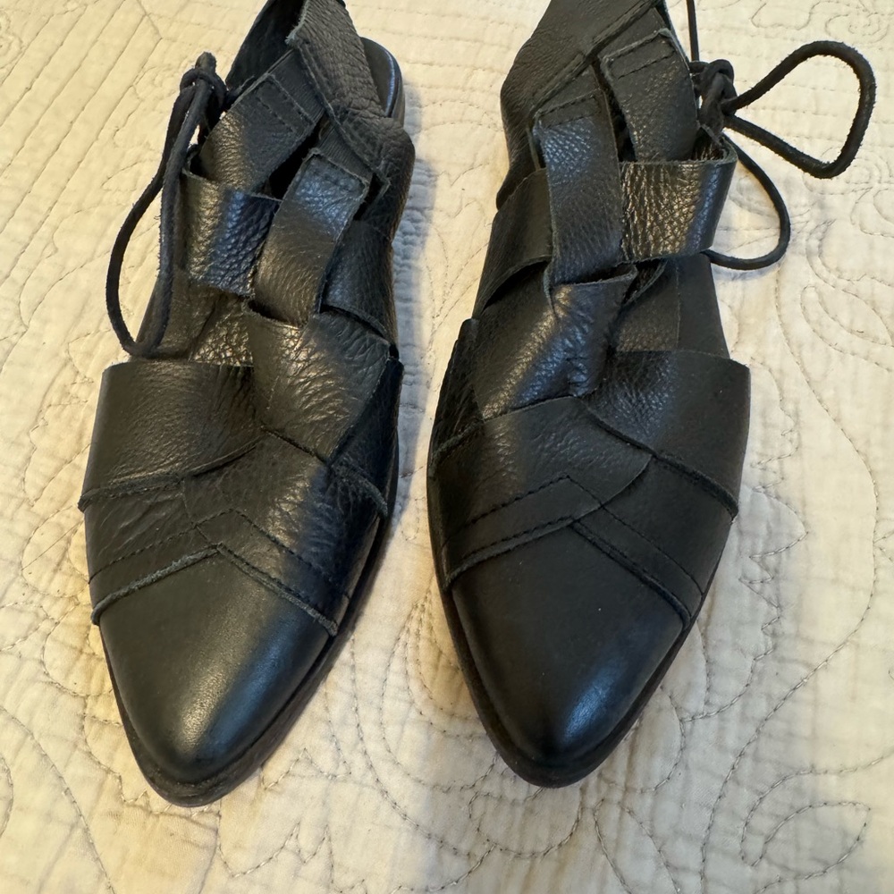 Free People Black Flats with Criss-Cross Design - Picture 9 of 9